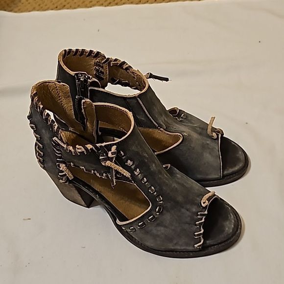 Farylrobin Black Ankle Booties - Picture 9 of 9